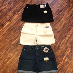 Lee Riders Belted Midrise Cuffed Shorts Bundle